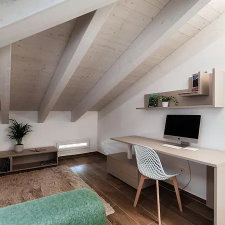 아파트 Amazing Attic With Terrace On Harbour 코모