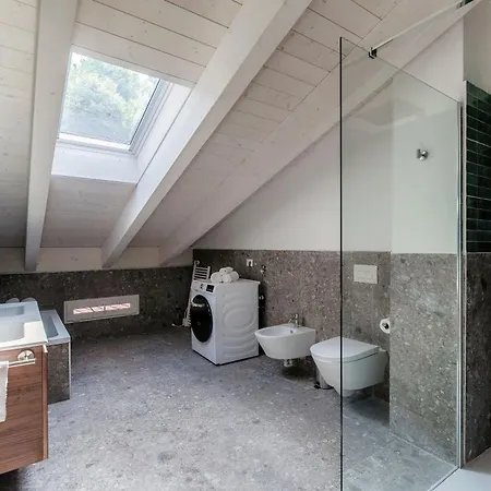 Amazing Attic With Terrace On Harbour 코모