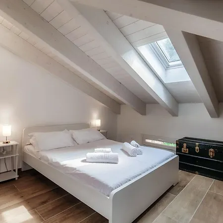 아파트 Amazing Attic With Terrace On Harbour 코모